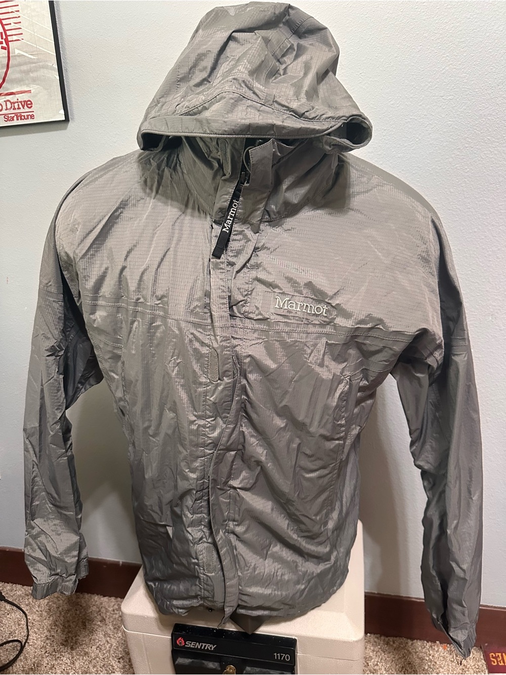 Marmot Precip Mens Lightweight Gray Hooded Rain Jacket
